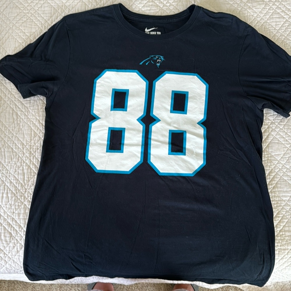 🔥🔥🔥Nike Carolina Panthers Greg Olsen T shirt size Large 🔥🔥🔥